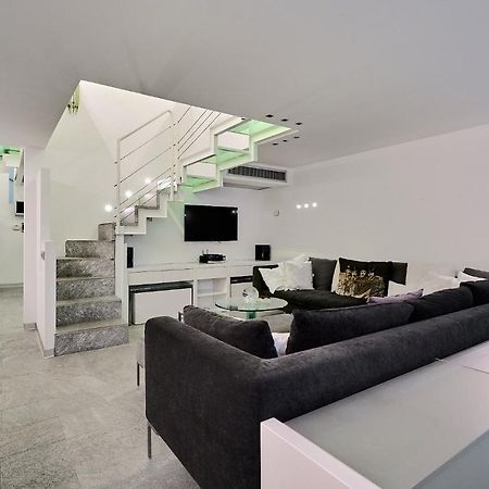 Fioravanti Suite Milan Bagian luar foto