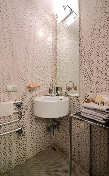 Fioravanti Suite Milan Bagian luar foto