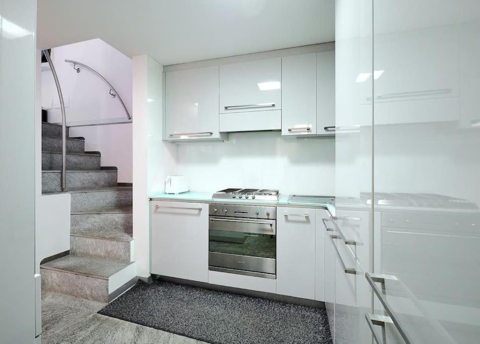 Fioravanti Suite Milan Bagian luar foto