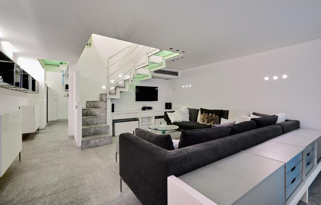 Fioravanti Suite Milan Bagian luar foto